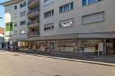 Attraktive Geschäftsmöglichkeit: Ladengeschäft mit großer Schaufensterfront im Herzen von Bruchsal - Außenansicht