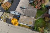 Luftaufnahme - Familienfreundliches Einfamilienhaus mit Garten, Terrasse und Garage
