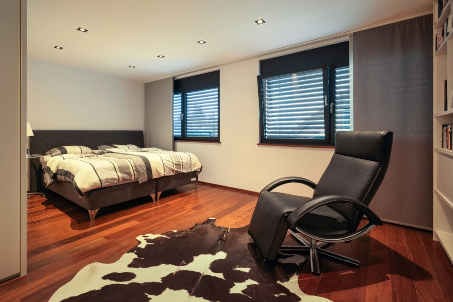 Stadtvilla mit Pool – Privatsphäre trifft Lebensqualität – Ein Zuhause für höchste Ansprüche - Schlafzimmer OG (80381)