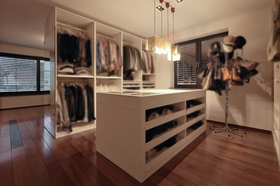 Stadtvilla mit Pool – Privatsphäre trifft Lebensqualität – Ein Zuhause für höchste Ansprüche - Ankleide EG (80379)