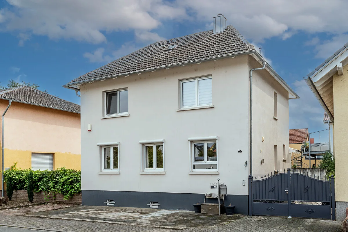 Straßenansicht