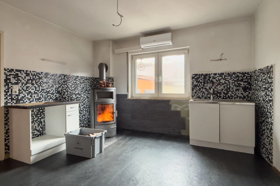 Charmantes Wohnhaus mit Potenzial in idyllischer Lage in Odenheim - Küche OG (78571)