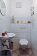 Gäste-WC - 3-Zimmer-Wohnung mit überdachtem Balkon und Garage in ruhiger Wohnlage