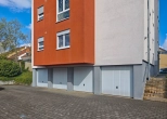 Garagenansicht - 3-Zimmer-Wohnung mit überdachtem Balkon und Garage in ruhiger Wohnlage