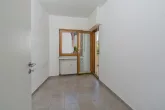 Zimmer mit Zugang zum Balkon