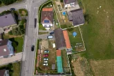 Gesamtgrundstück mit Zweifamilienhaus