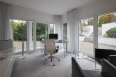 Schlafzimmer / Büro im Erdgeschoss - Wohnkomfort auf höchstem Niveau- Architektenhaus in unverbaubarer Feldrandlage