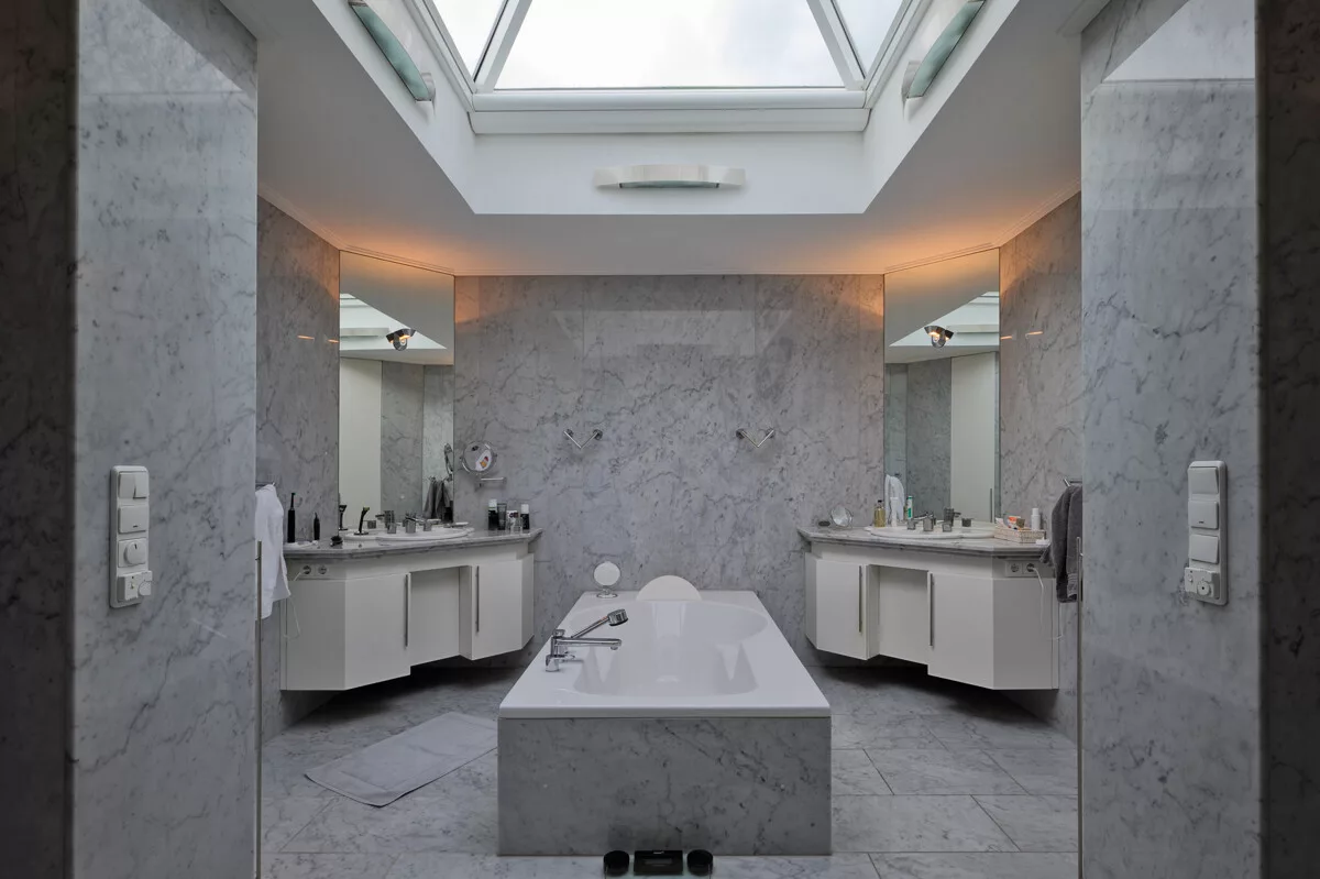 Badezimmer im Dachgeschoss