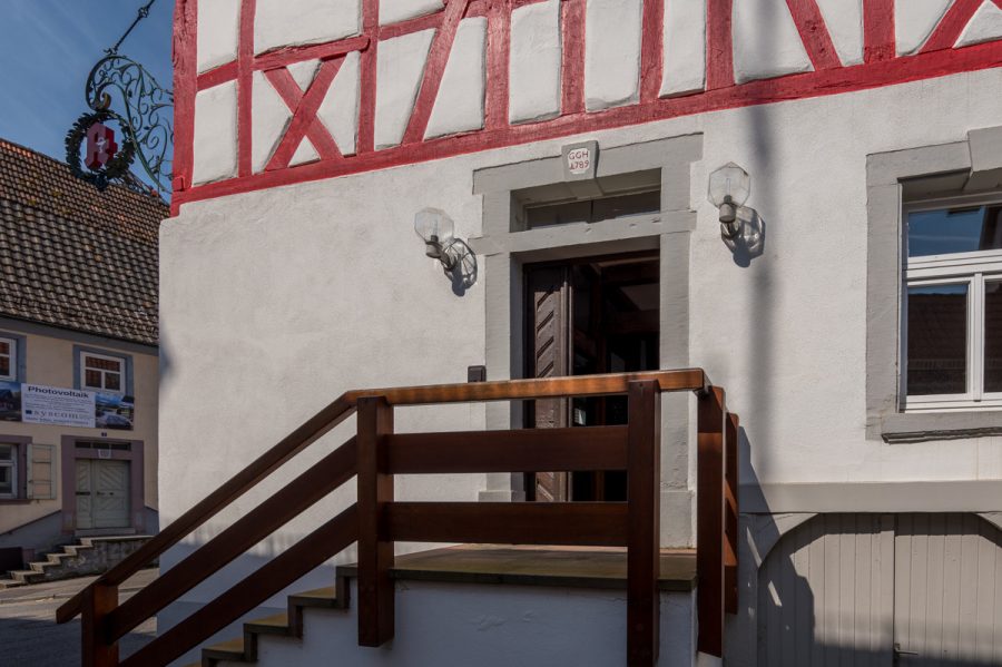 Gestalten Sie Ihr Traum-Büro: Flexible Arbeitswelten in einem historischen Ambiente! - Eingang zur Gewerbeeinheit (76532)