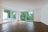 Modernes Wohnen in Heidelberg-Schlierbach mit 4 Zimmern und hochwertiger Ausstattung - Wohn-/ Essbereich mit Terrasse