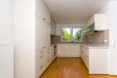 offene Küche - Stilvolle 3-Zimmer-Wohnung im Herzen von Bruchsal – Schlossnähe & eigener PKW-Stellplatz inklusive