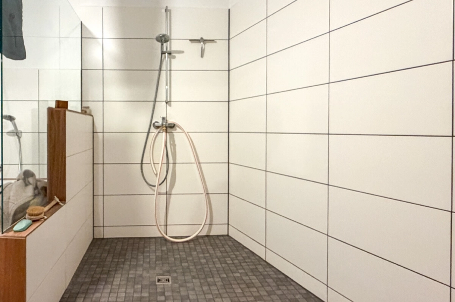 Dusche Hinterhaus