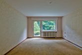 Ein Zuhause, geprägt von Natur und Ruhe – Willkommen in Karlsruhe-Bergwald - Schlafzimmer zum Garten