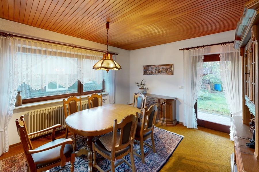 Charmanter Bungalow mit idyllischem Garten nahe den Weinbergen - Esszimmer (80473)