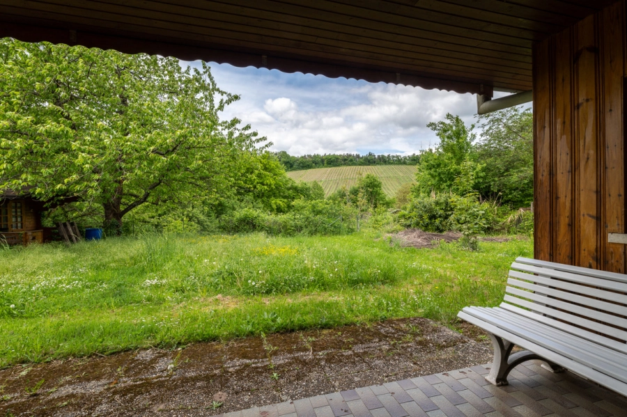 Charmanter Bungalow mit idyllischem Garten nahe den Weinbergen - Terrasse und Garten (80480)