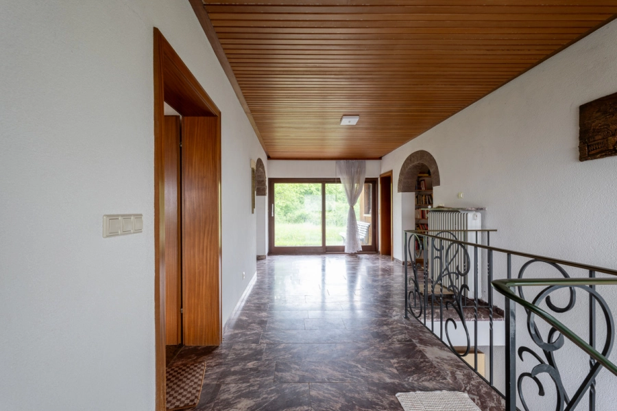 Charmanter Bungalow mit idyllischem Garten nahe den Weinbergen - Eingangsbereich (80467)