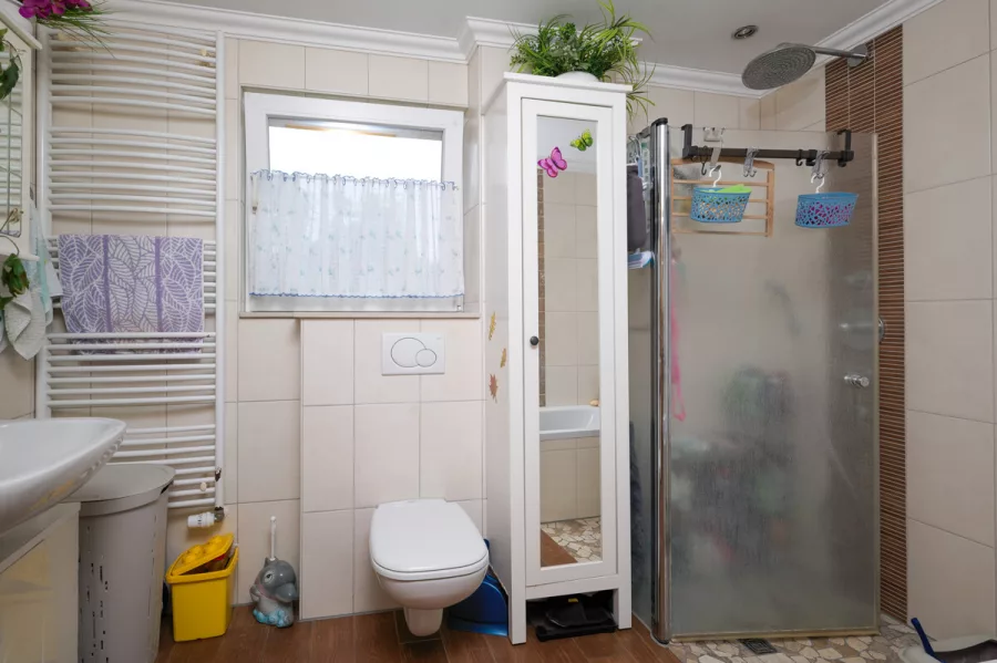 Badezimmer im Obergeschoss