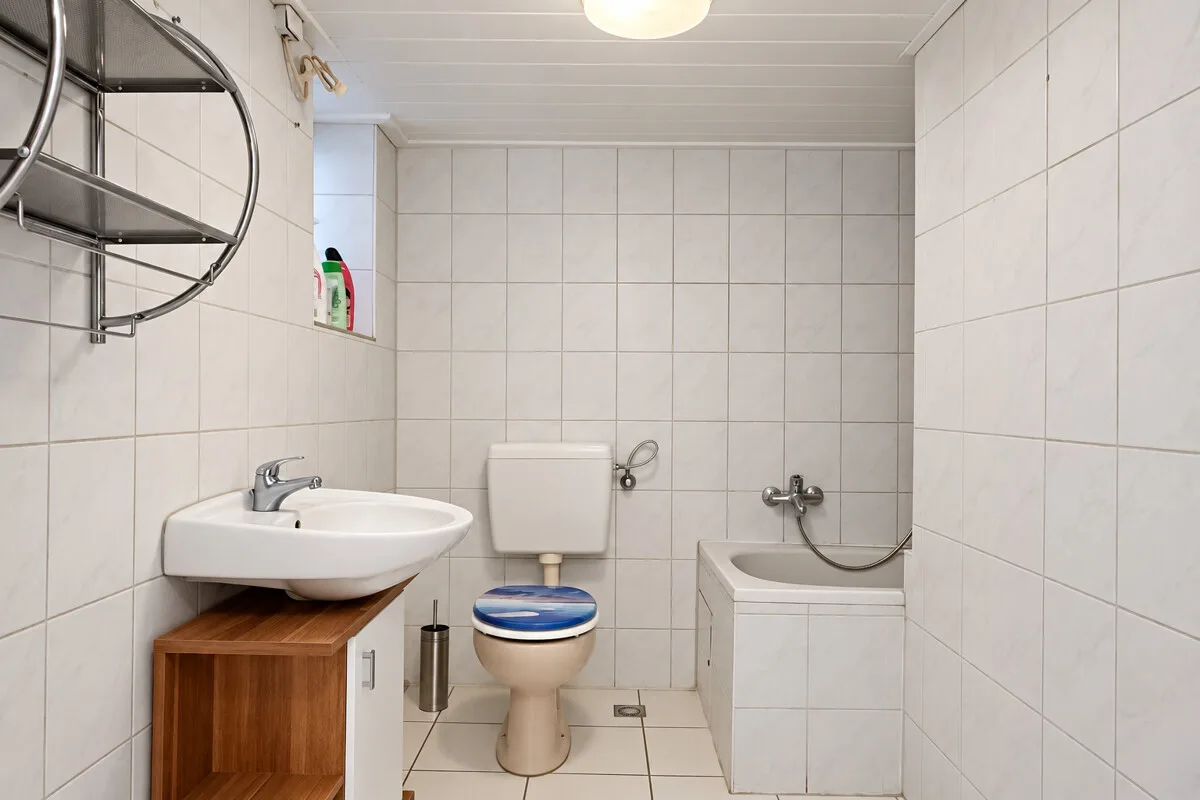 Badezimmer mit Badewannne