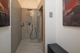 Dusche/Sauna - Exklusives Penthouse mit Terrasse, Balkon, Einbauküche, Sauna und TG-Stellplatz