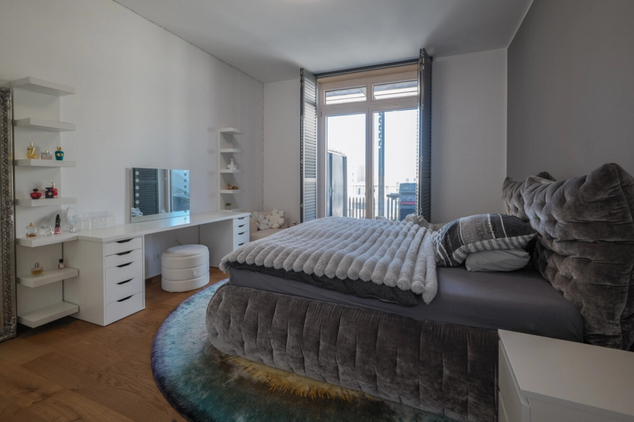 Exklusives Penthouse mit Terrasse, Balkon, Einbauküche, Sauna und TG-Stellplatz - Schlafzimmer (80953)