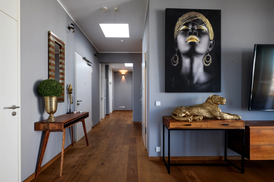 Exklusives Penthouse mit Terrasse, Balkon, Einbauküche, Sauna und TG-Stellplatz - Diele (80945)