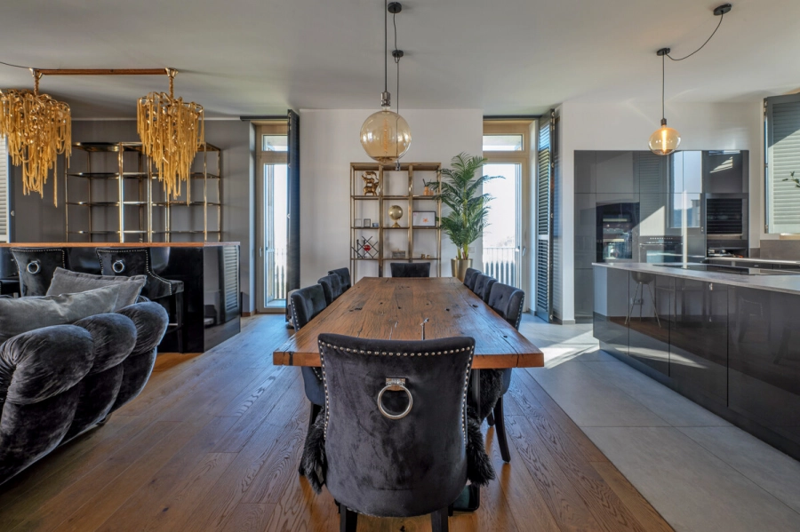 Exklusives Penthouse mit Terrasse, Balkon, Einbauküche, Sauna und TG-Stellplatz - Bar/Essen/Küche (80952)