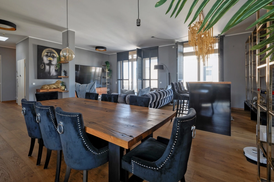 Exklusives Penthouse mit Terrasse, Balkon, Einbauküche, Sauna und TG-Stellplatz - Essbereich (80951)