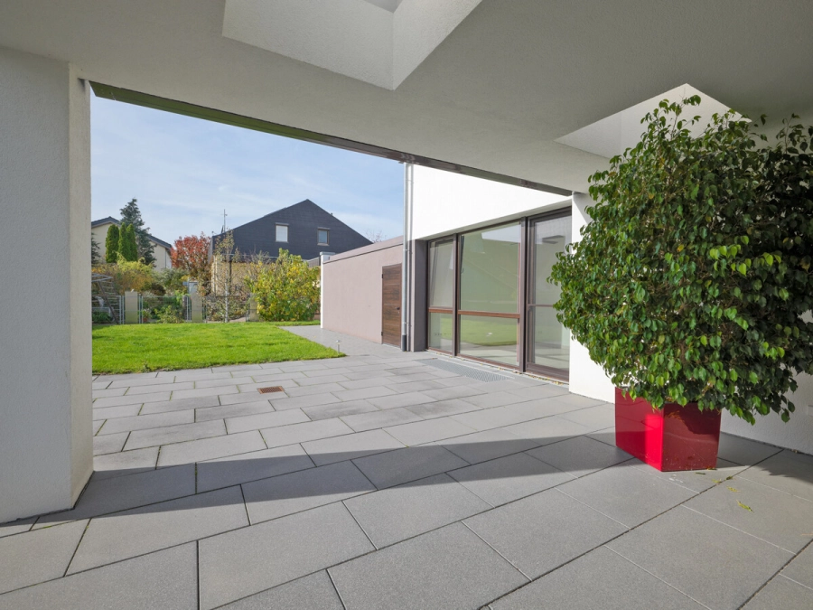 Bezugsfertiges Designerhaus: Hochwertig, effizient, unverwechselbar - Terrasse (78819)