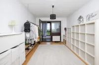 Ankleide / Kinderzimmer mit Wintergarten