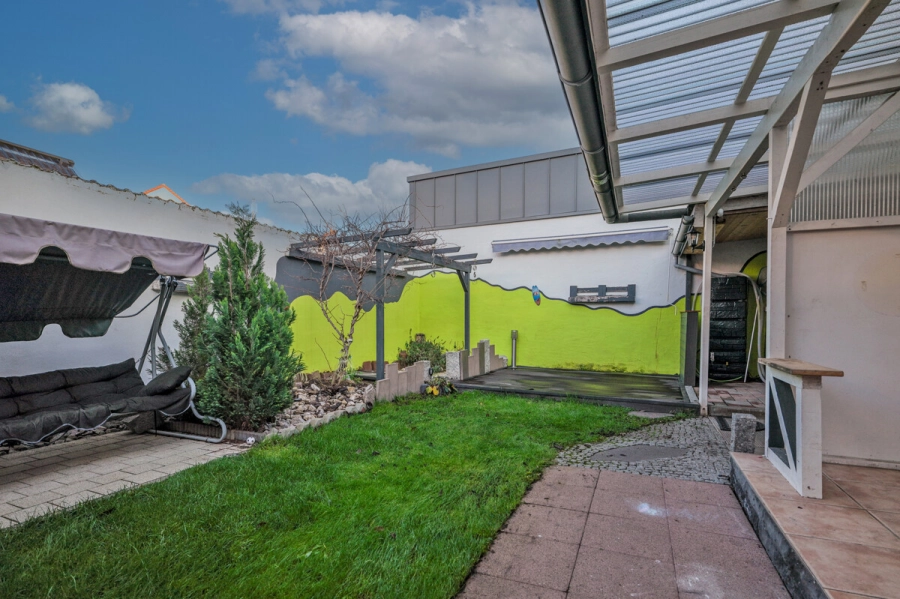 Charaktervolles Haus mit besonderem Flair – liebevoll gepflegt & bereit für eine neue Familie - Garten (78477)