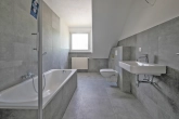 neues Badezimmer - Viel Platz für die Familie: Naturnah wohnen in Ubstadt