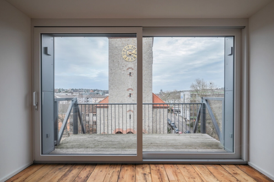 Exklusive Büroetage im historischen Gebäude „Alte Bank“ in bester Innenstadtlage von Bruchsal - Blick auf die Lutherkirche (80695)
