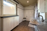 Badezimmer OG - Zweifamilienwohnhaus mit zwei Garagen und separatem Grundstück
