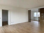 Wohnzimmer - Renovierte 2,5 Zimmer-Wohnung in Wiesental – Ideal für Singles und Paare mit mit moderner Einbauküche!