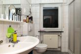 Langjährig vermietetes Dreifamilienhaus in Oberöwisheim - EG: Badezimmer