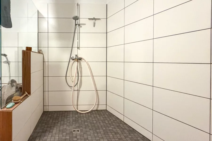 Dusche Hinterhaus