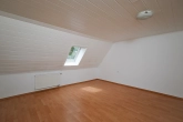 Zimmer im Dachgeschoss - Kleine Perle mit Geschichte – Denkmalgeschütztes Kleinod in Philippsburg
