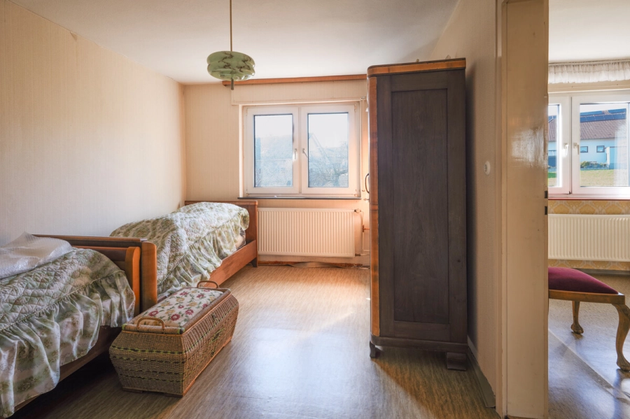 Viel Raum für Ideen: Einfamilienhaus mit Scheune und separater landwirtschaftlicher Fläche - Kinderzimmer OG (81016)