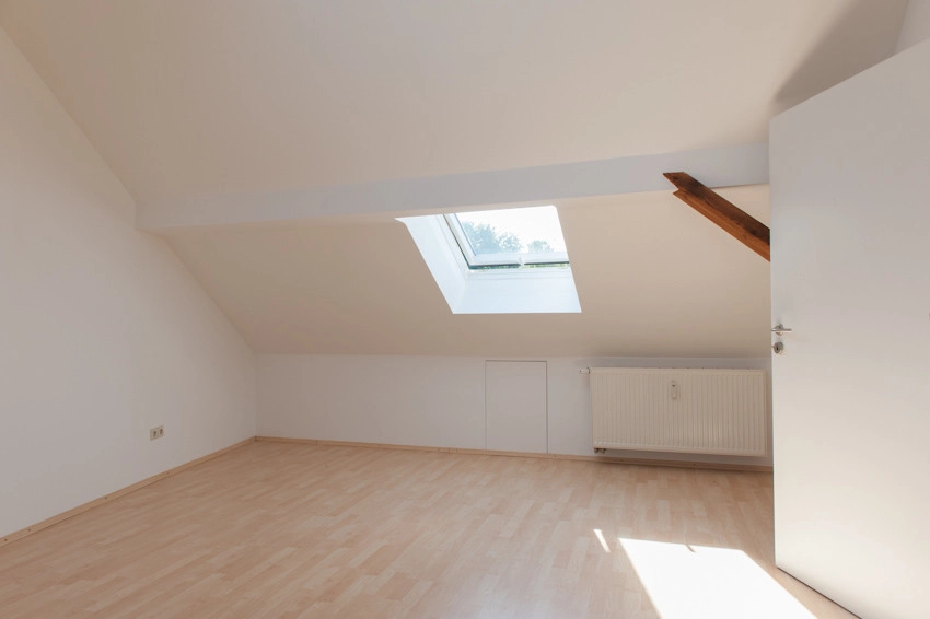 685 m² Vermietungsfläche: Zwei Wohn- und Geschäftshäuser mit über 7% Rendite - Wohnung DG (80237)