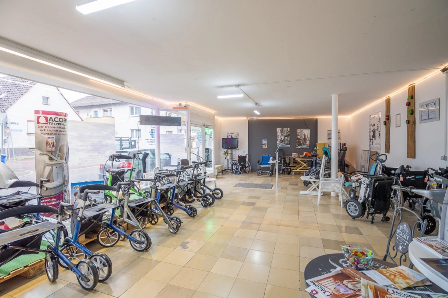 685 m² Vermietungsfläche: Zwei Wohn- und Geschäftshäuser mit über 7% Rendite - Laden (80225)